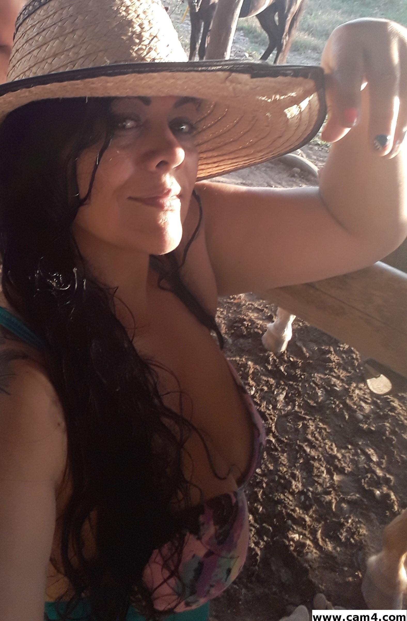 00VALERIA Live Image