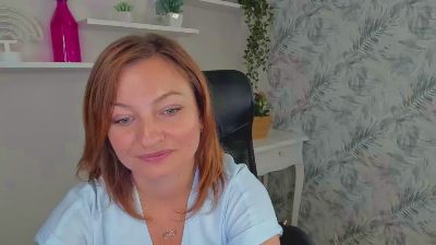 1Angela39 Live Image
