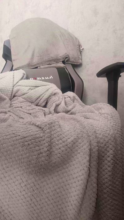 Adrianek1221 Live Image