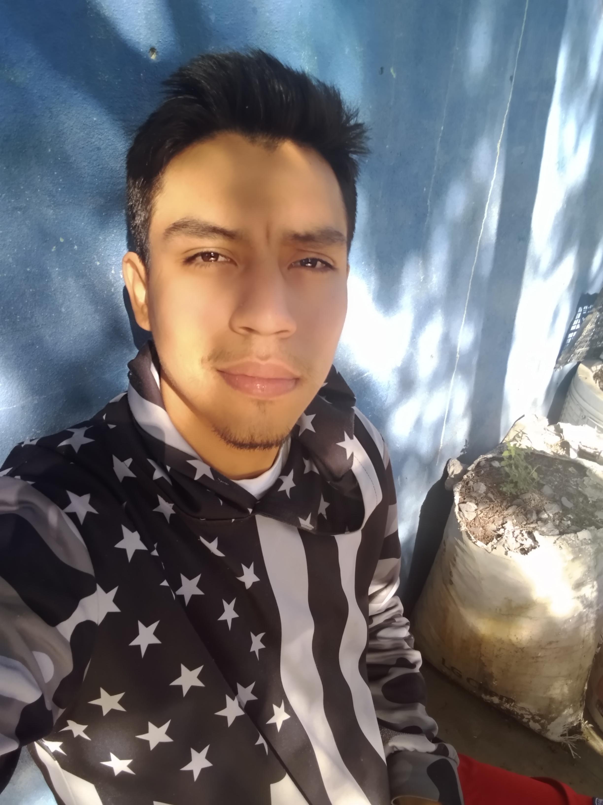 AlexAlejandro7 Live Image