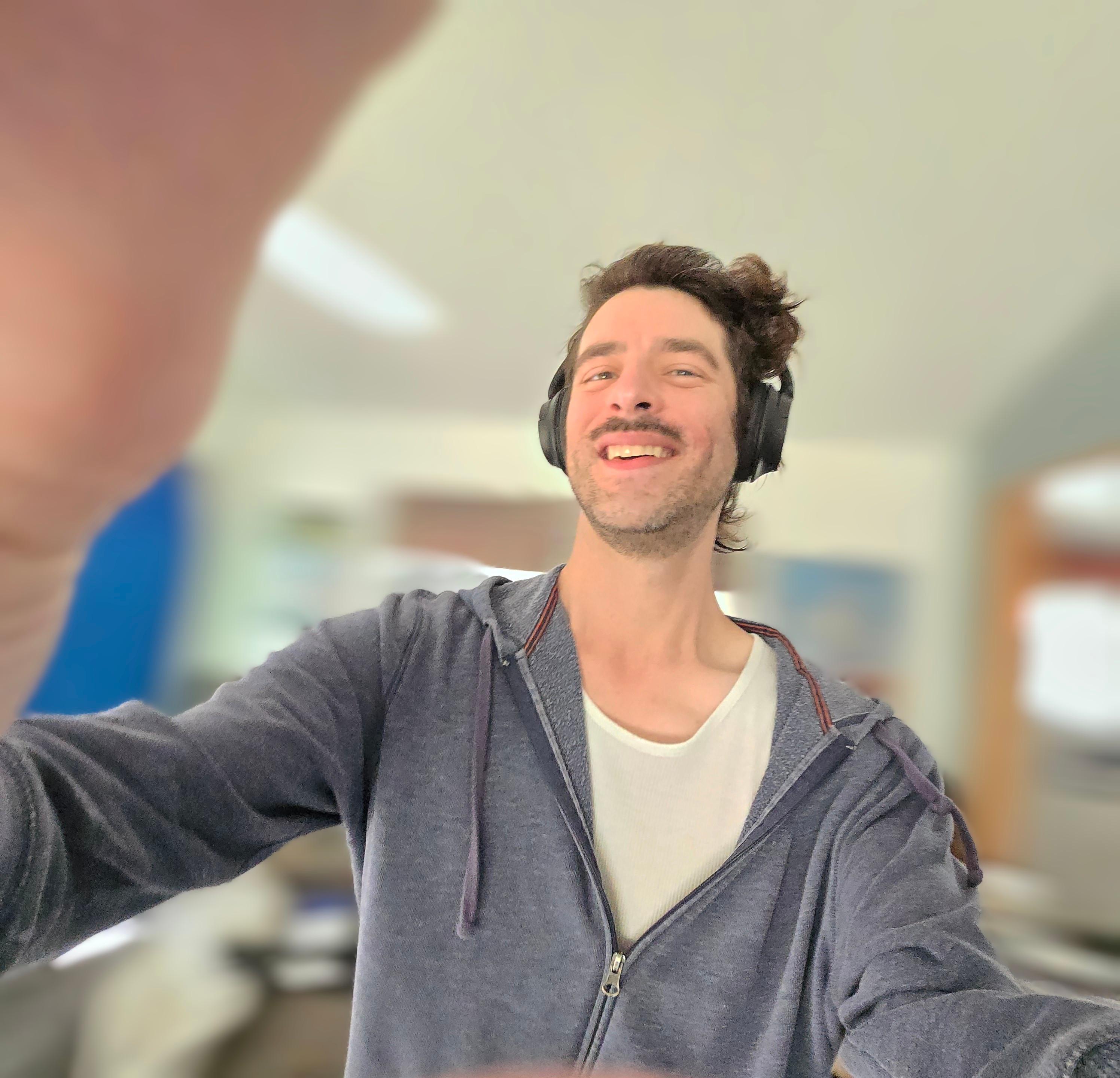 AlexMeadows Live Image