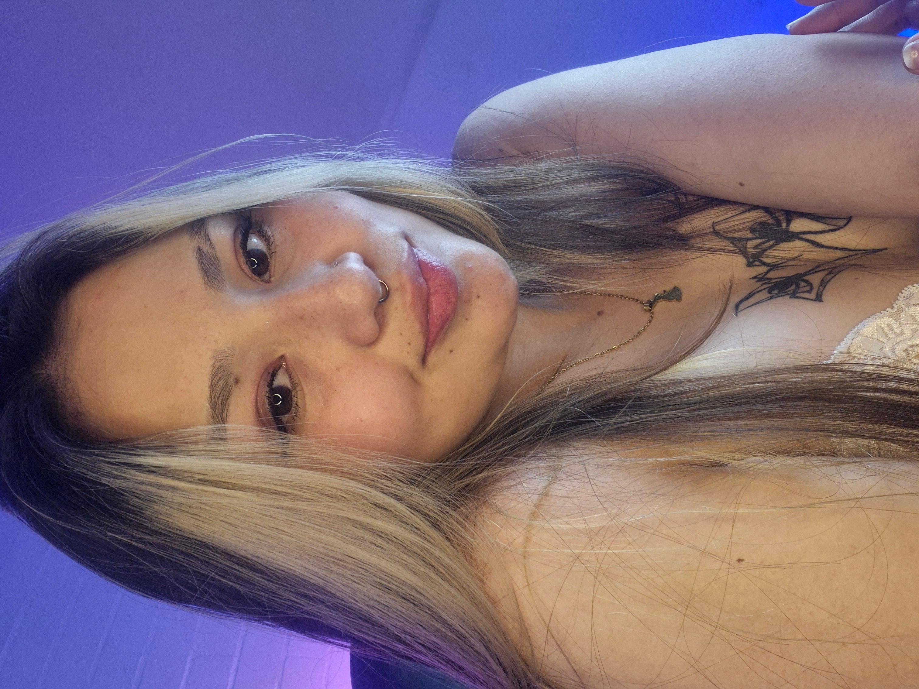 Aliiceyong Live Image
