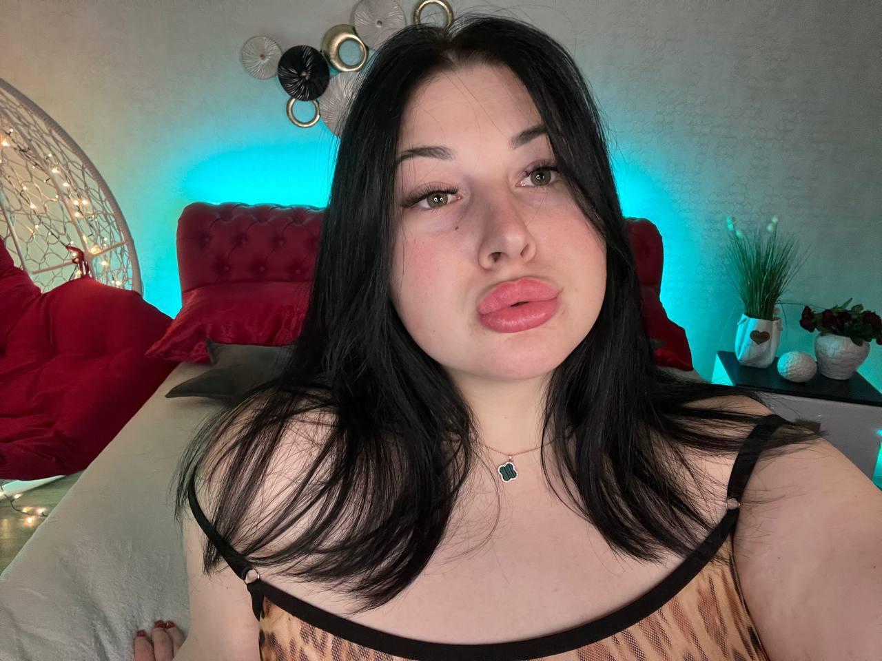ArianaDark Live Image