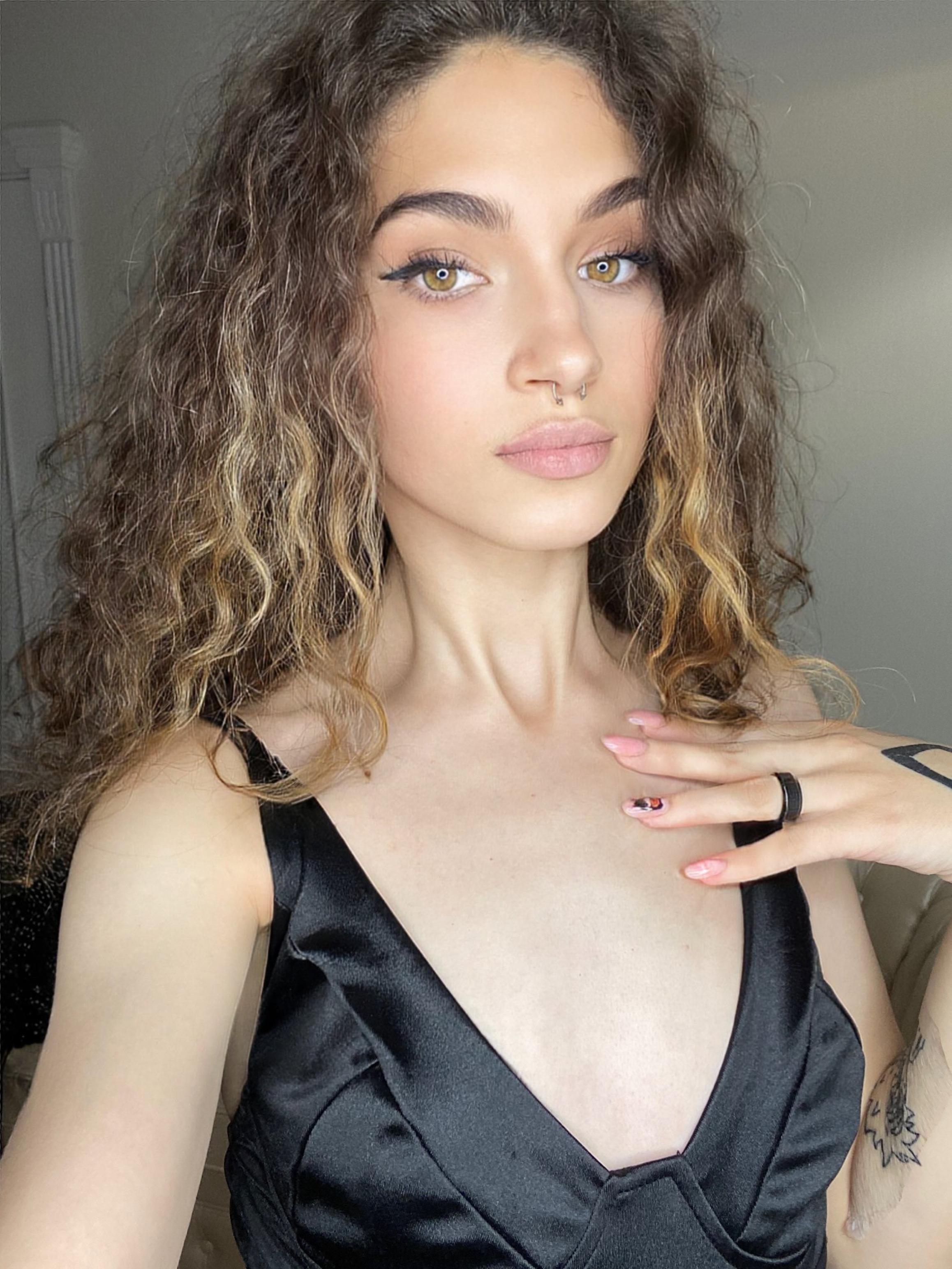 BabyFlowerr Live Image