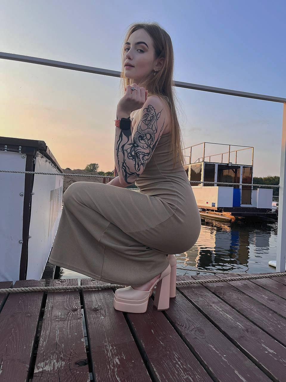 EdwinaClose Live Image