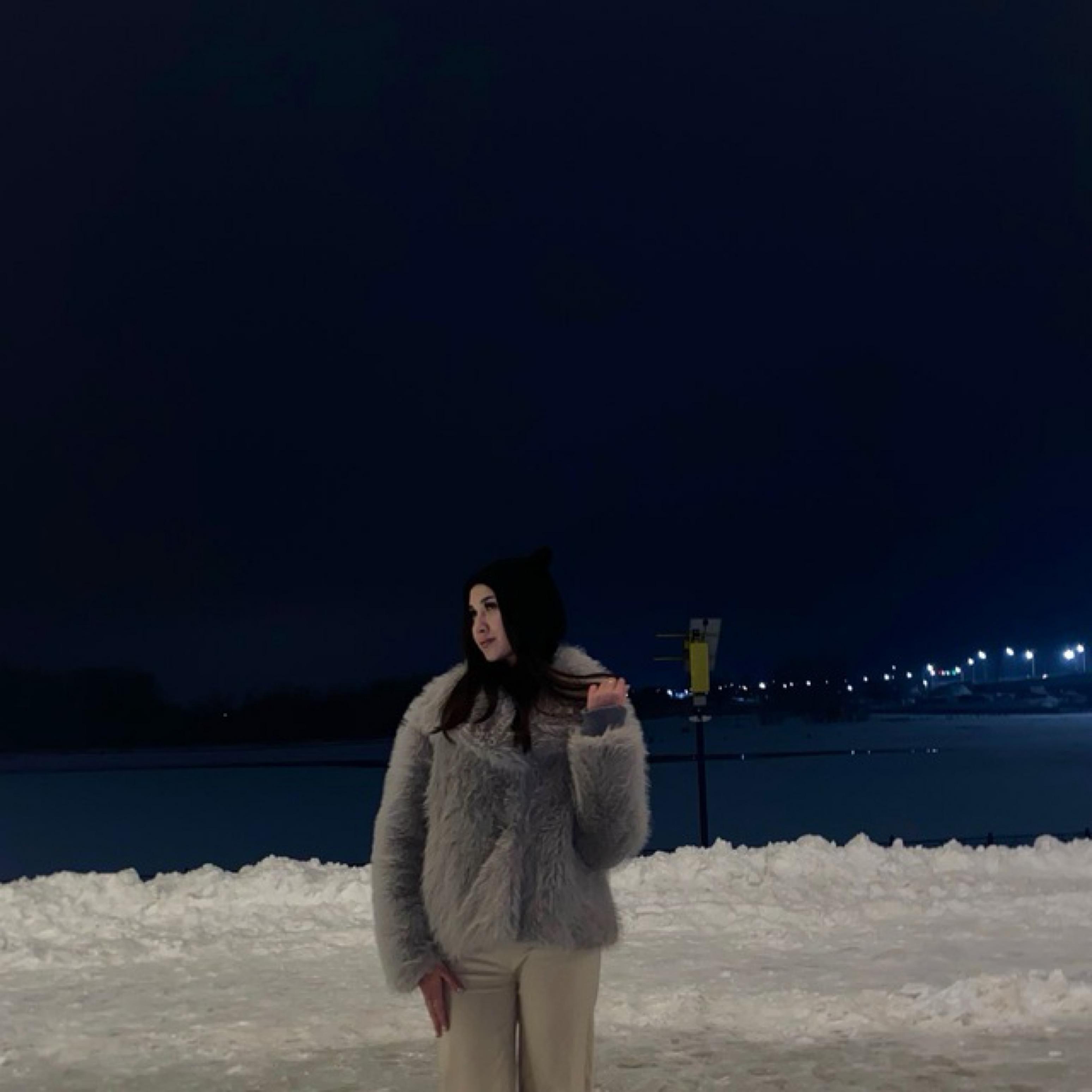 ElwineAllston Live Image