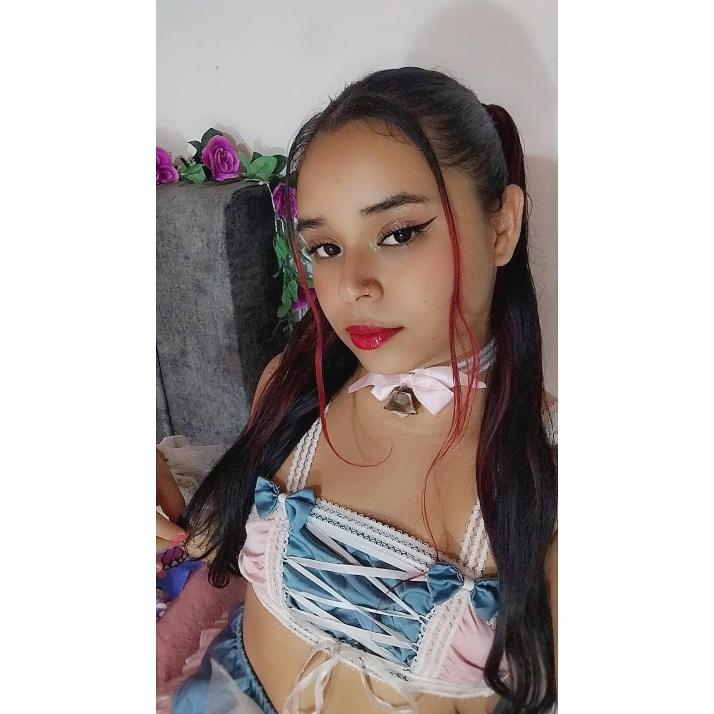Emilymeow99 Live Image