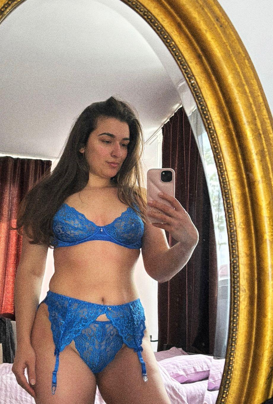 EmmaDallas Live Image
