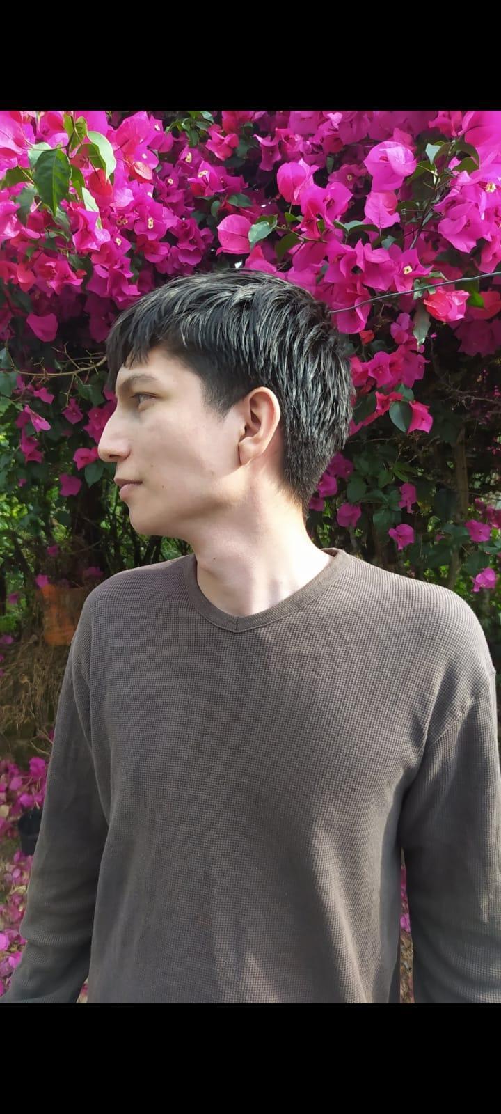 EroosGuyy Live Image