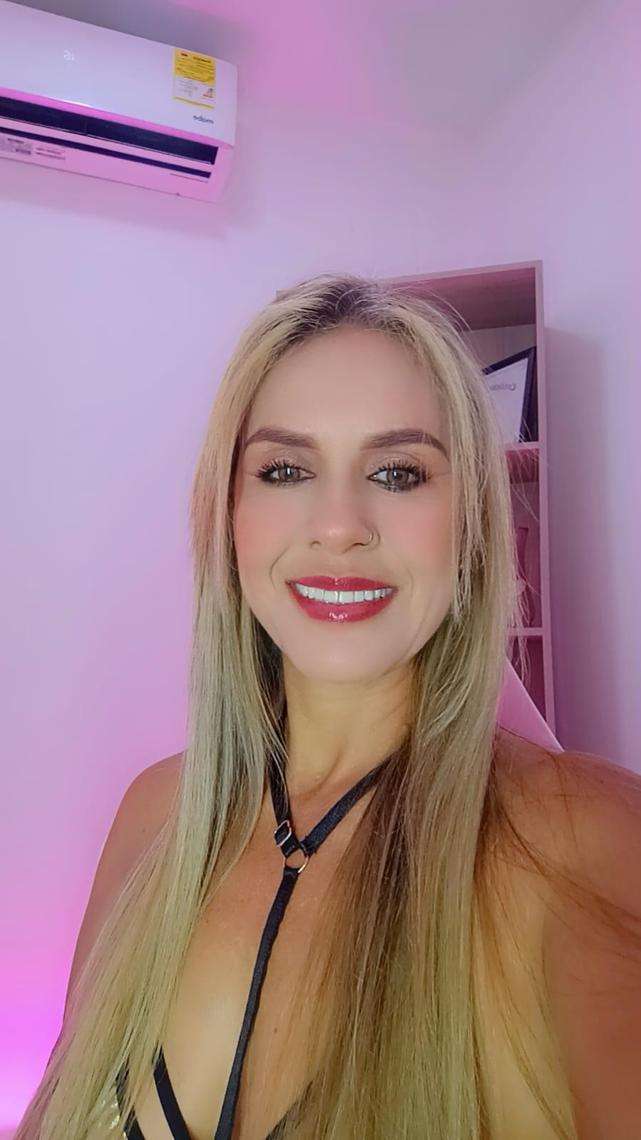 Evangelinejohns Live Image