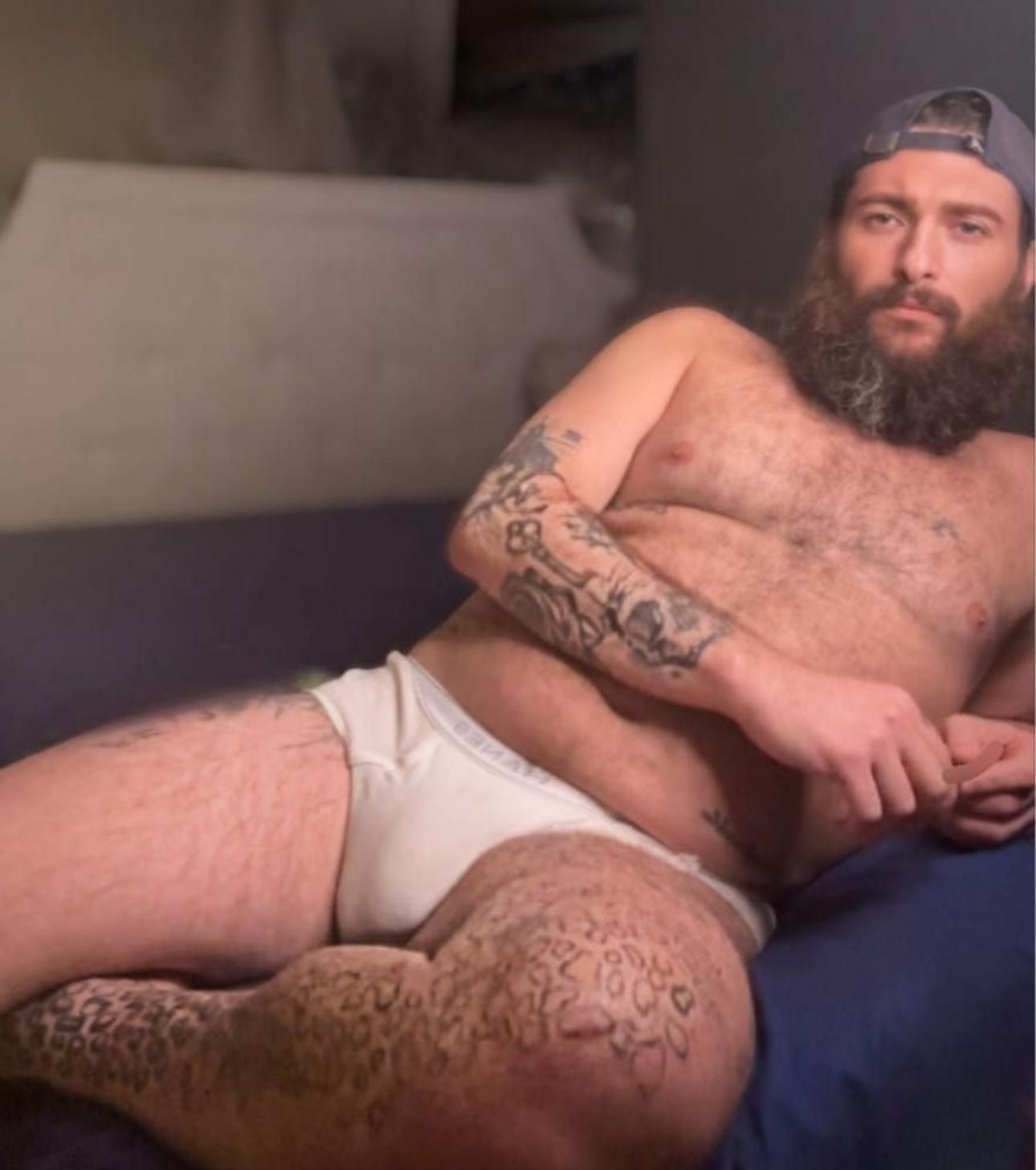 HairyWhiteTrash Live Image