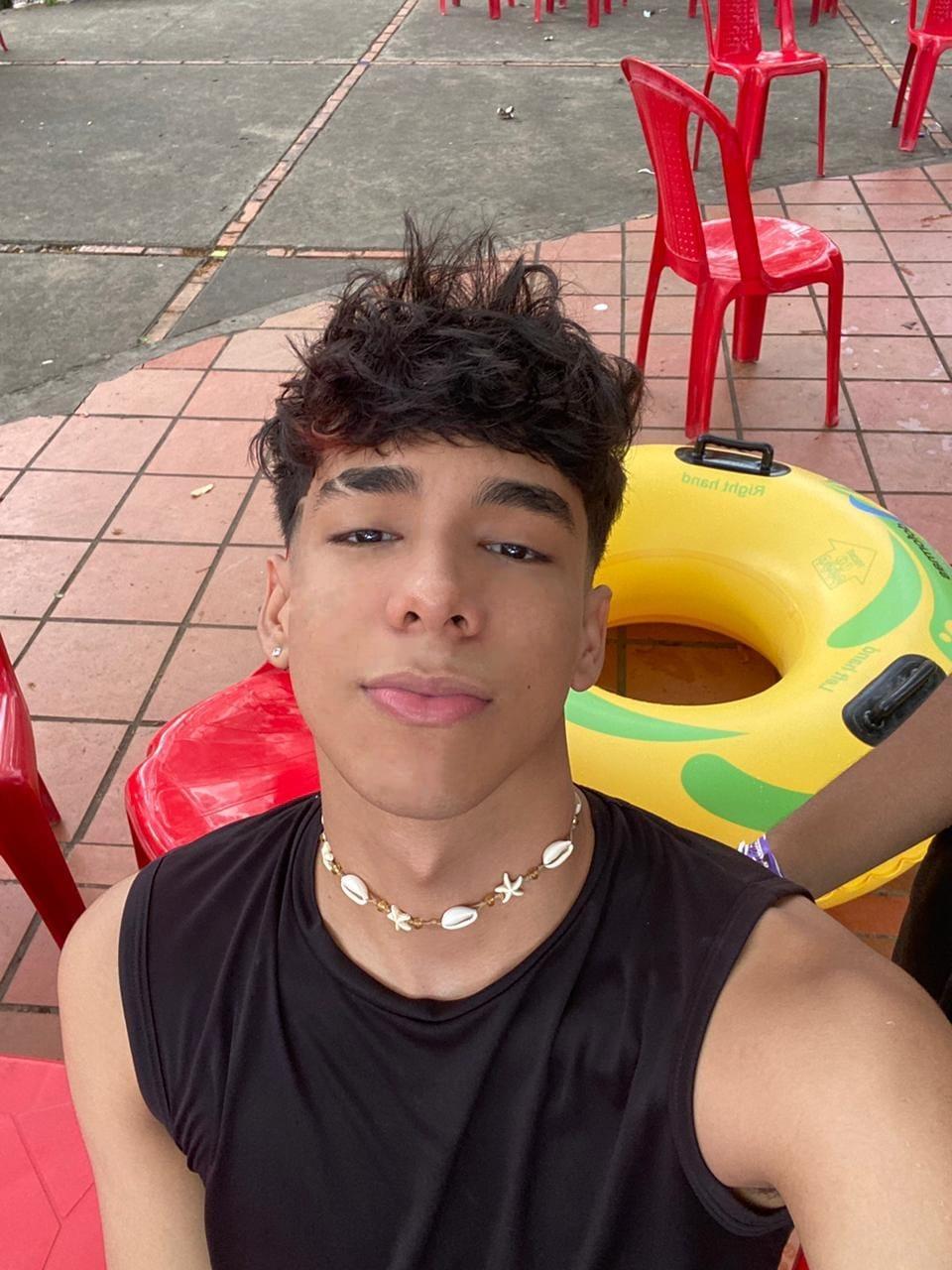 Harry_LatinBoy Live Image