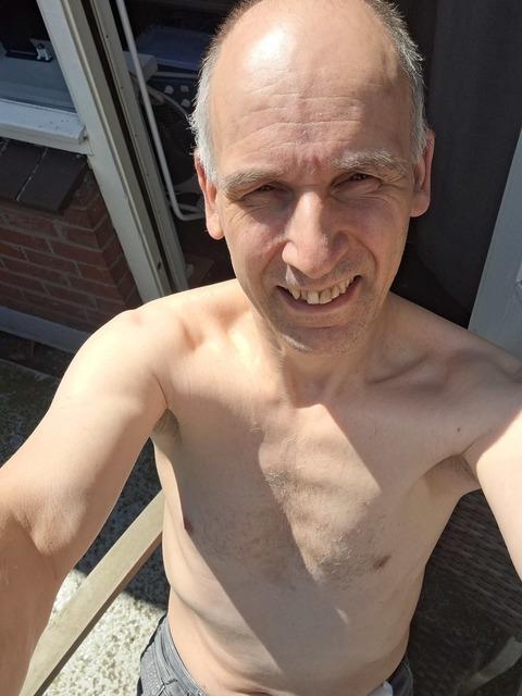 HornyForFun71 Live Image