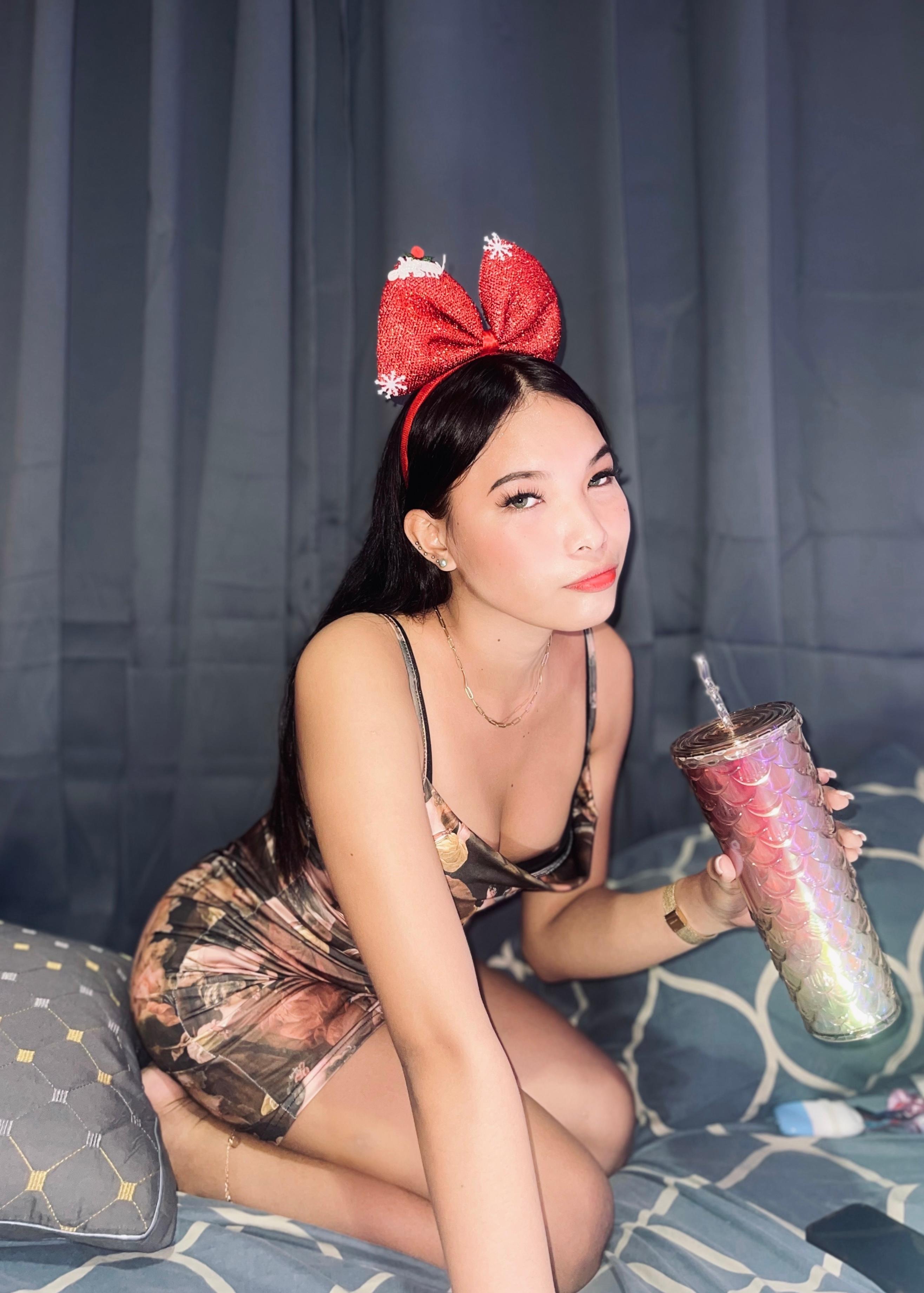 Hotessasianxxx Live Image