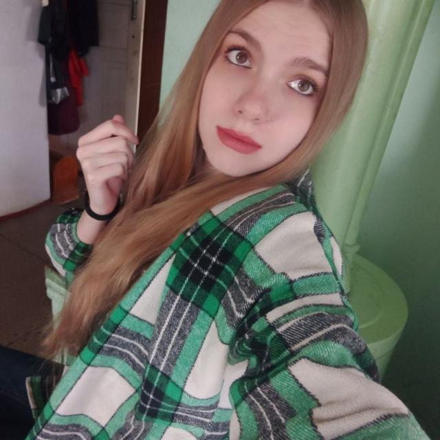 JulieFaines Live Image