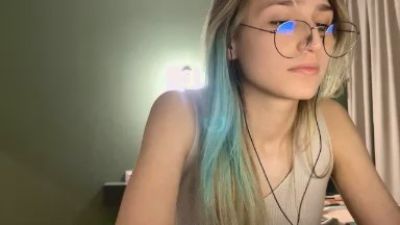 KarenaReinhart Live Image