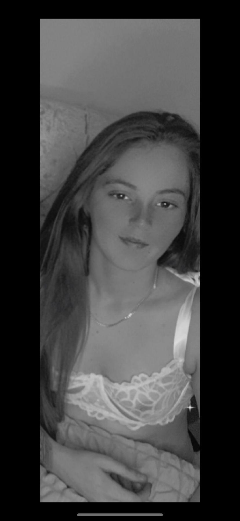 KinkyChloee Live Image