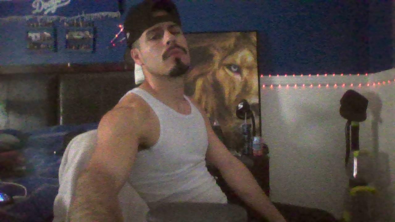 LATINMALE0 Live Image