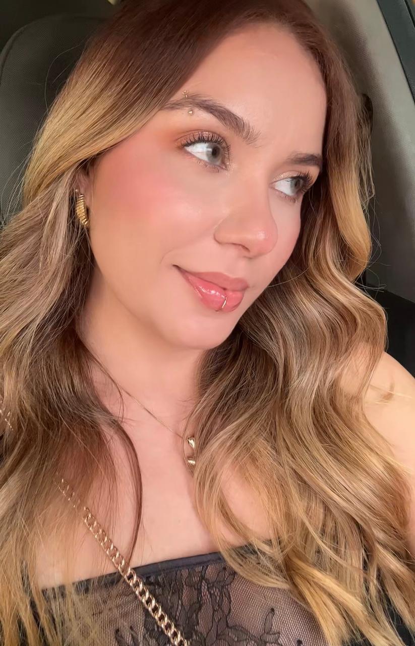 LarissaNovikova Live Image