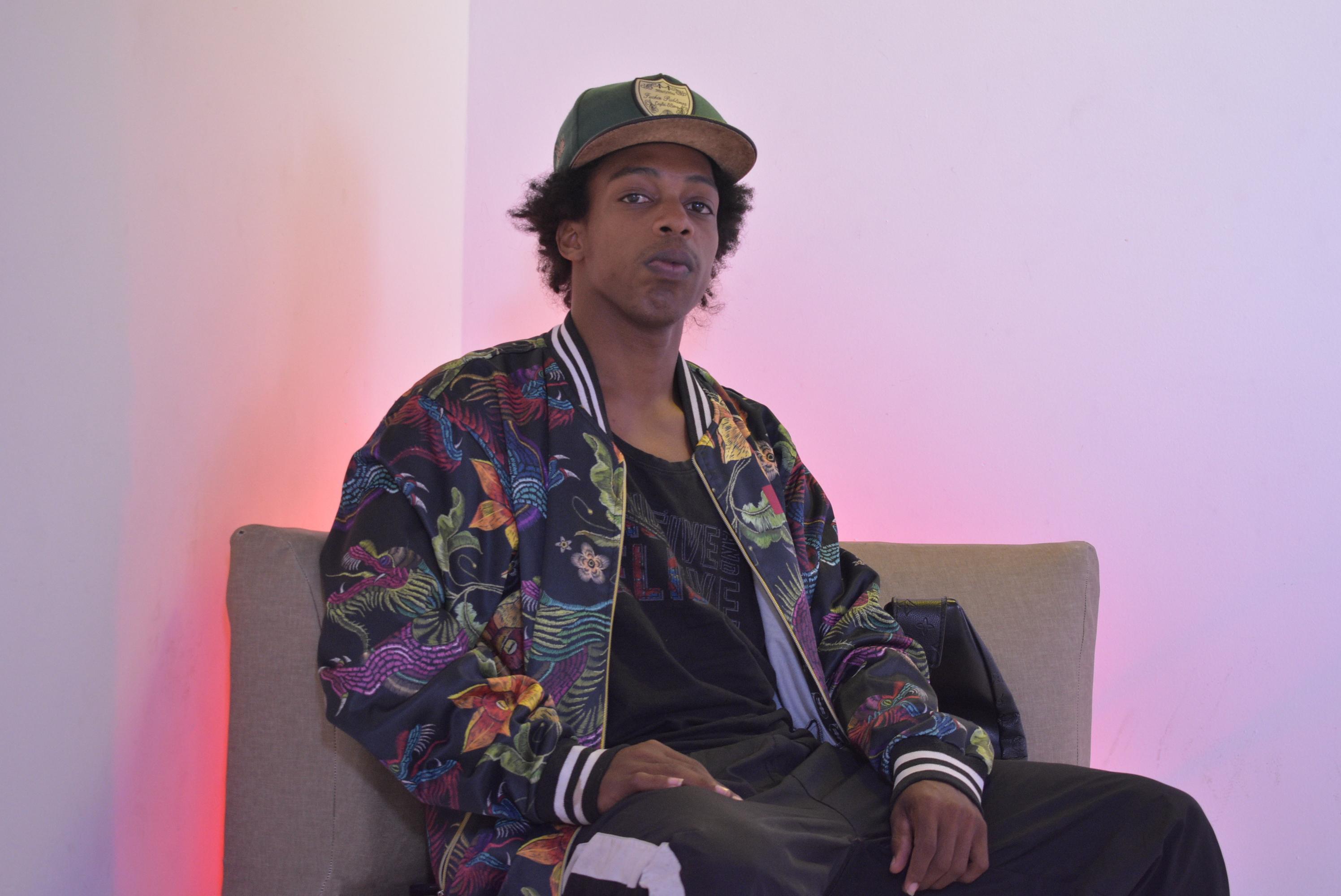 LarryCollin Live Image
