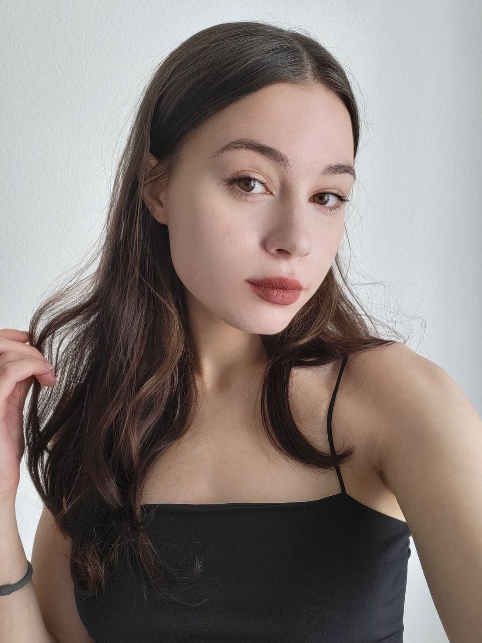 LeilaDrewett Live Image