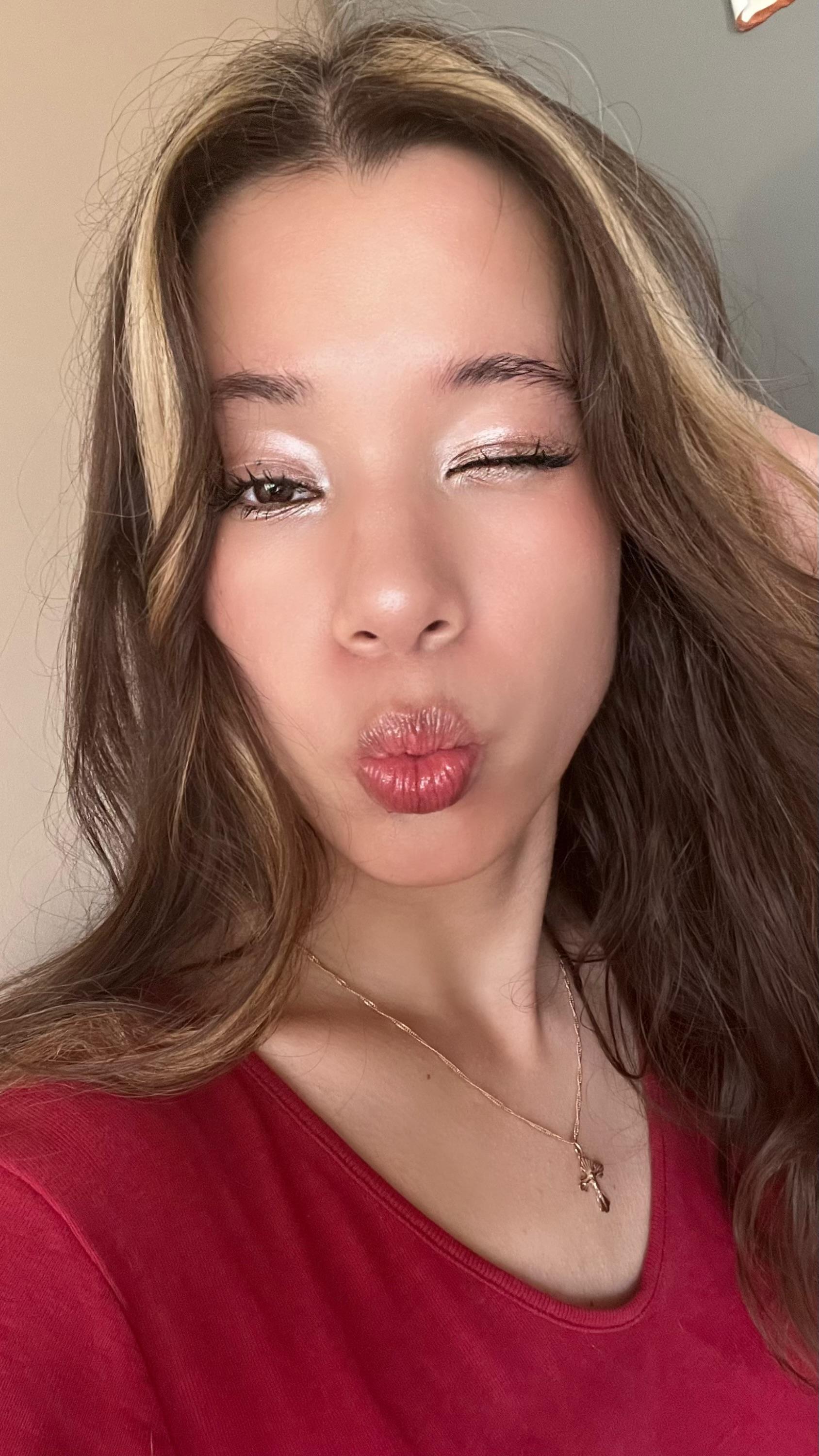 LeolaMckay Live Image