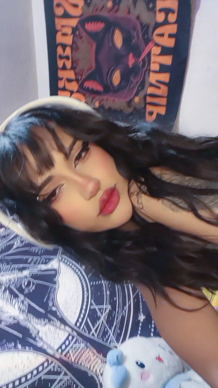 Lilith_crow Live Image