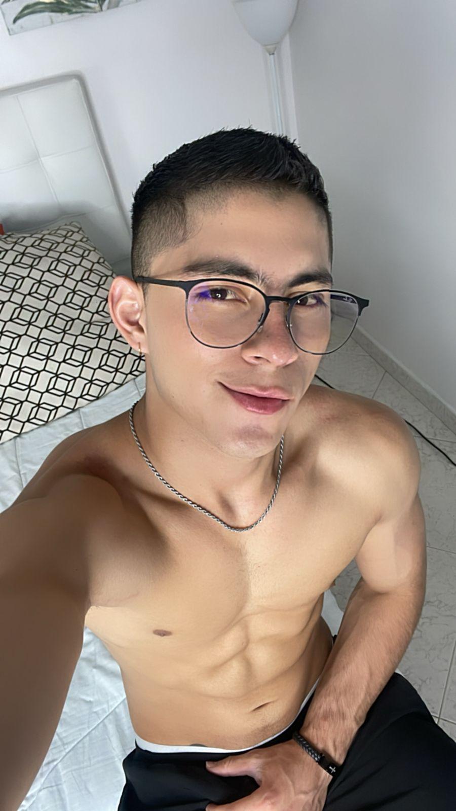Matty_Adams__ Live Image