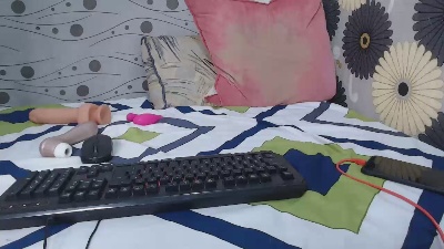 MeganeDeville Live Image