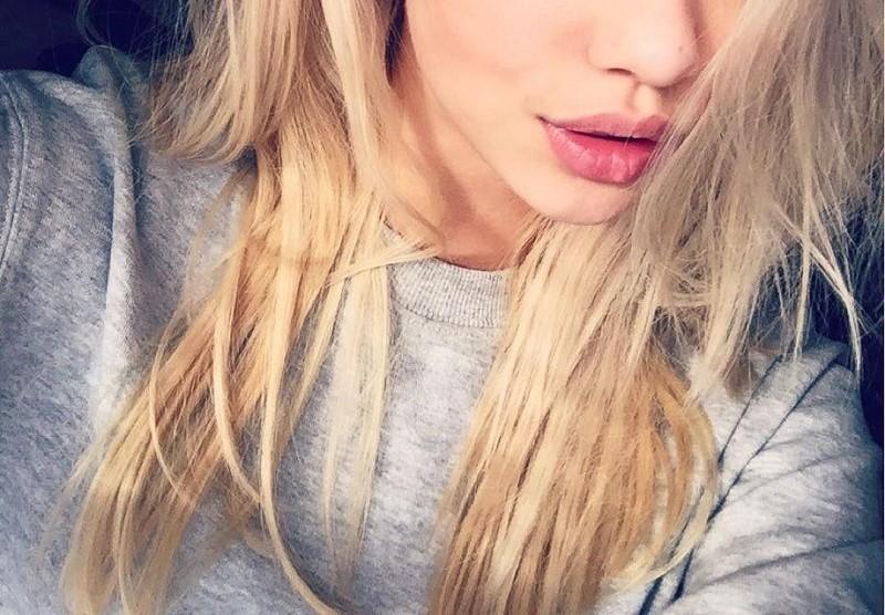Melanie_kissxxx Live Image