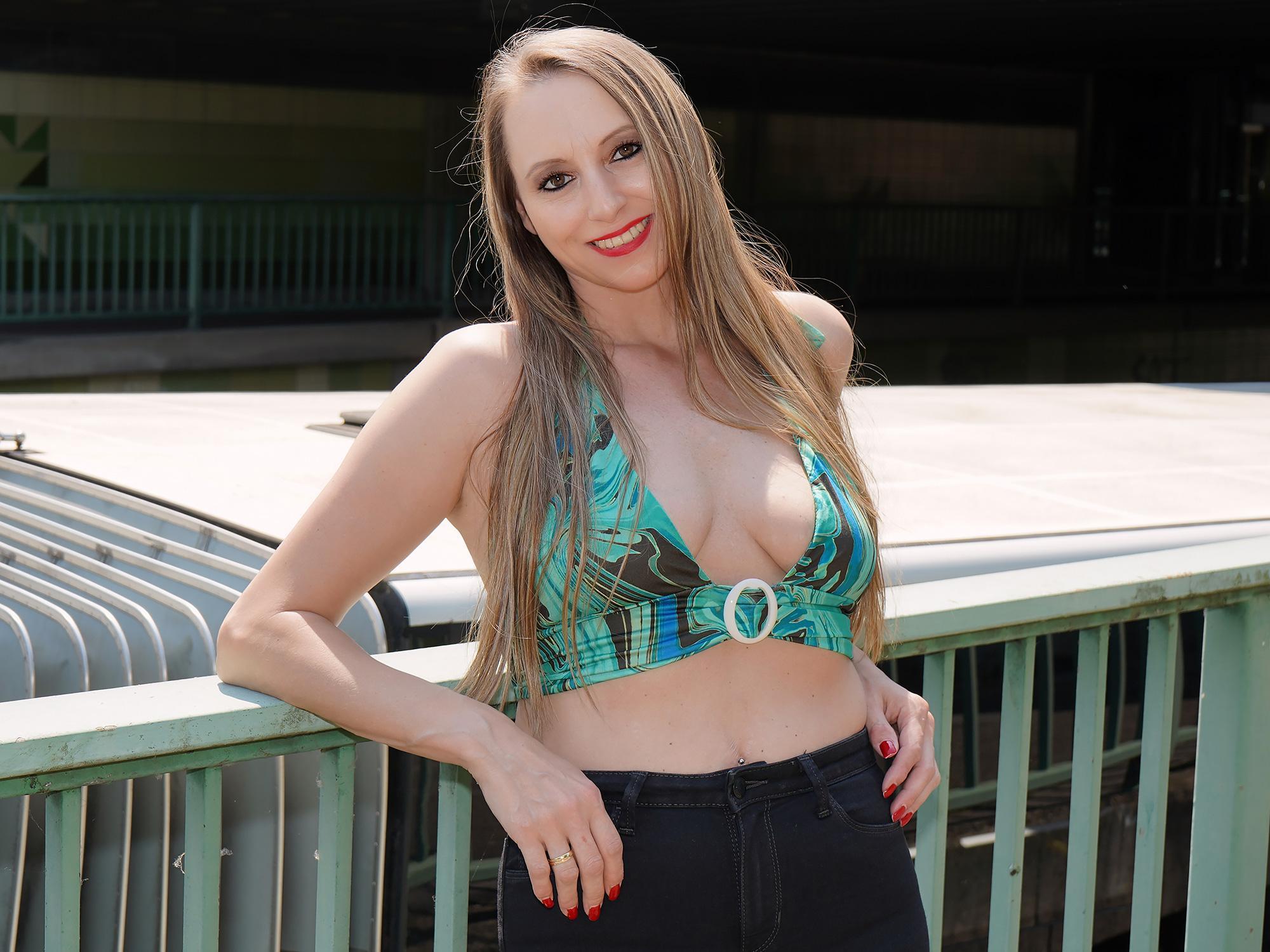 MilfNatalieAlba Live Image