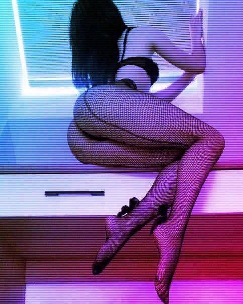 Miss_Shy_ Live Image