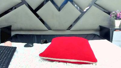 Naomi_931 Live Image