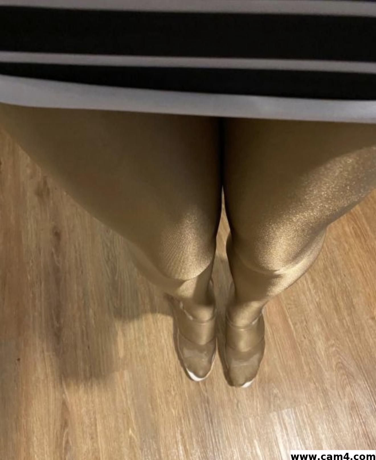 NylonQueen87 Live Image