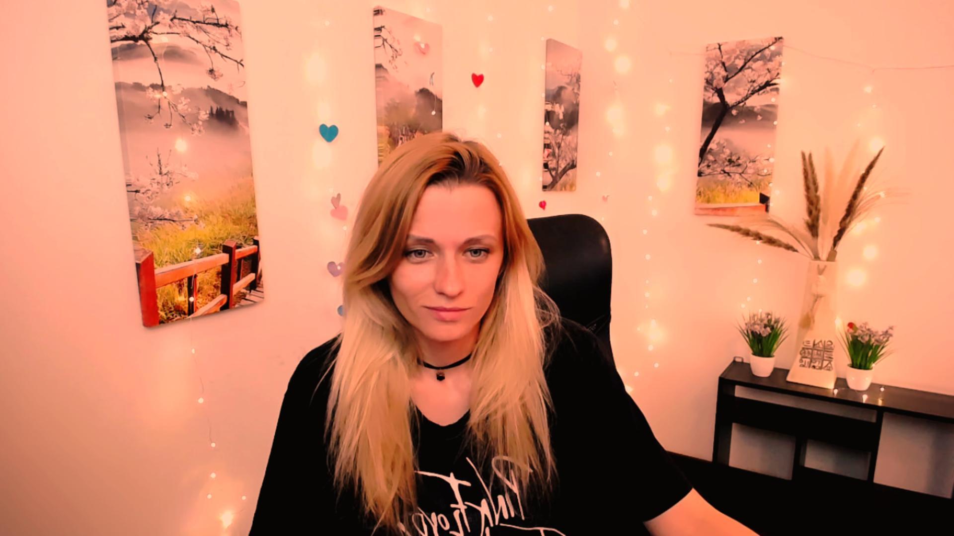 PeppyMia Live Image