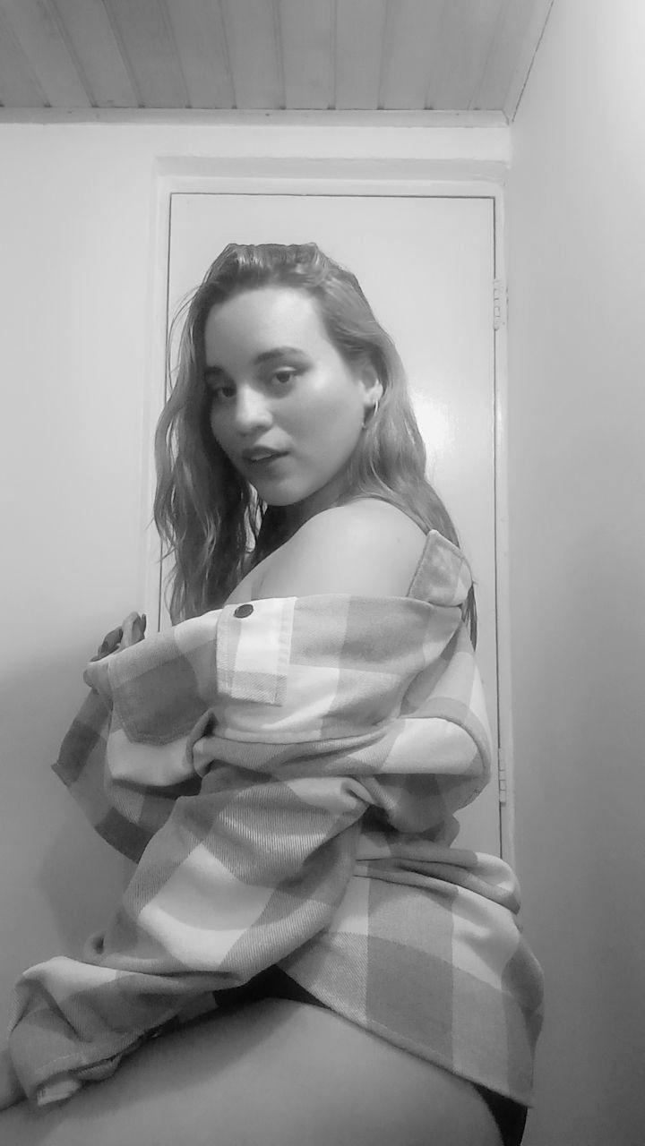 Sophy643 Live Image