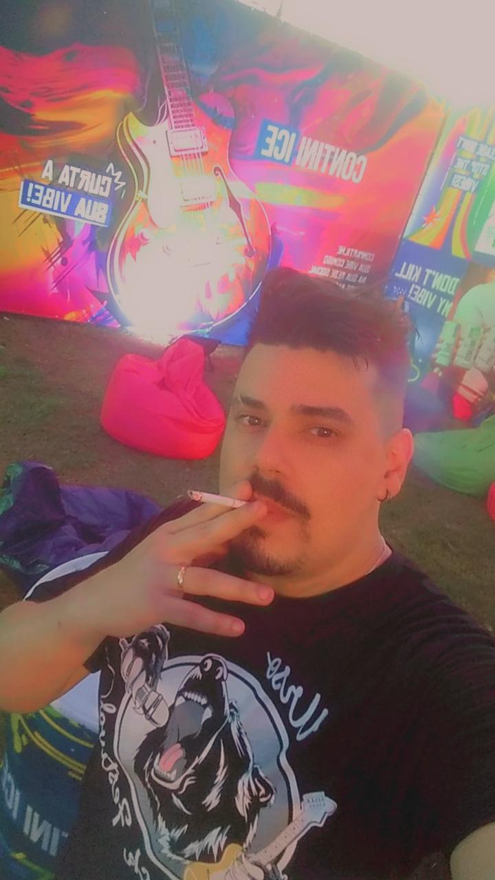 Souza_Feet Live Image