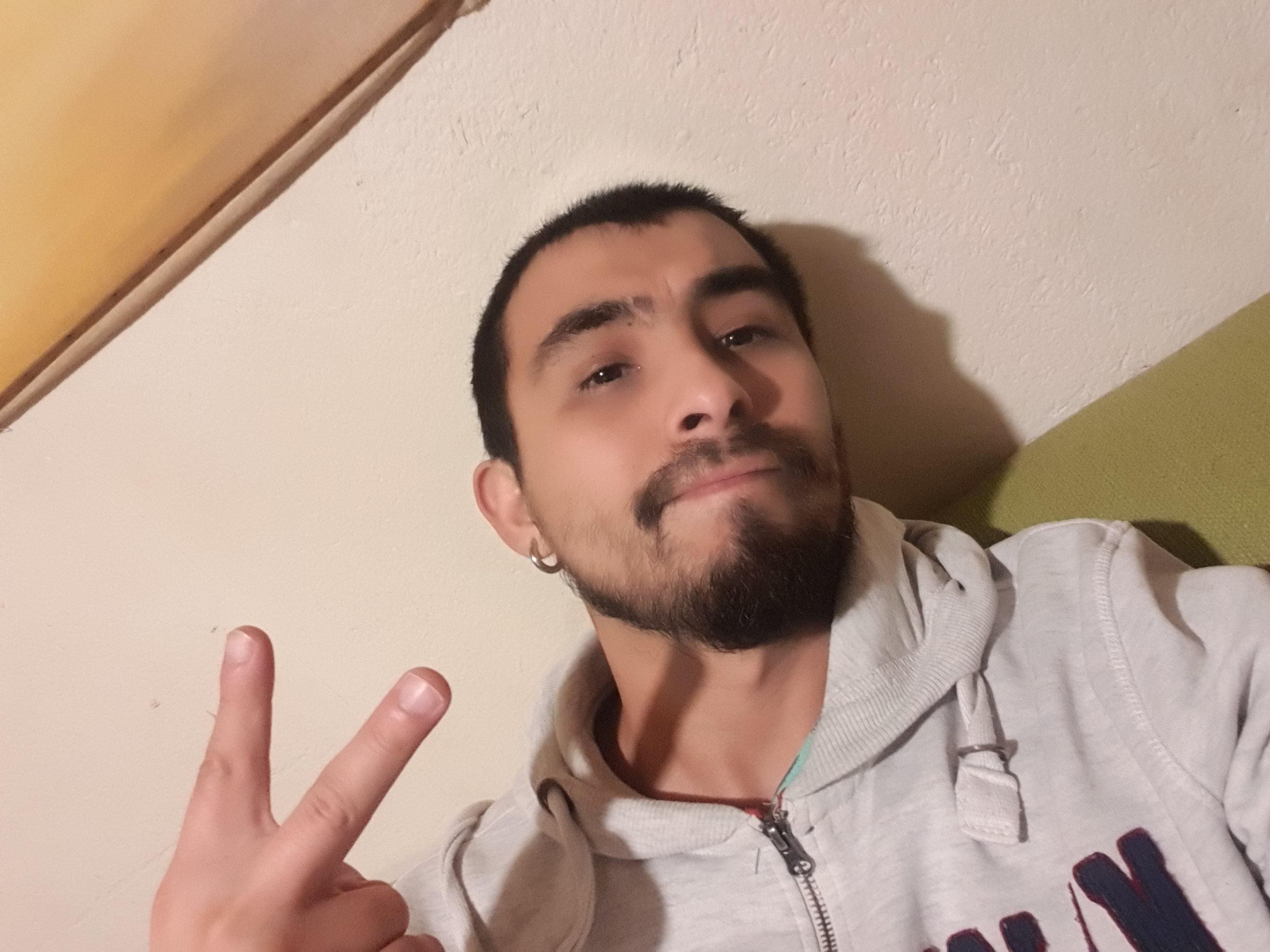 T0T0M0NCHILER0 Live Image