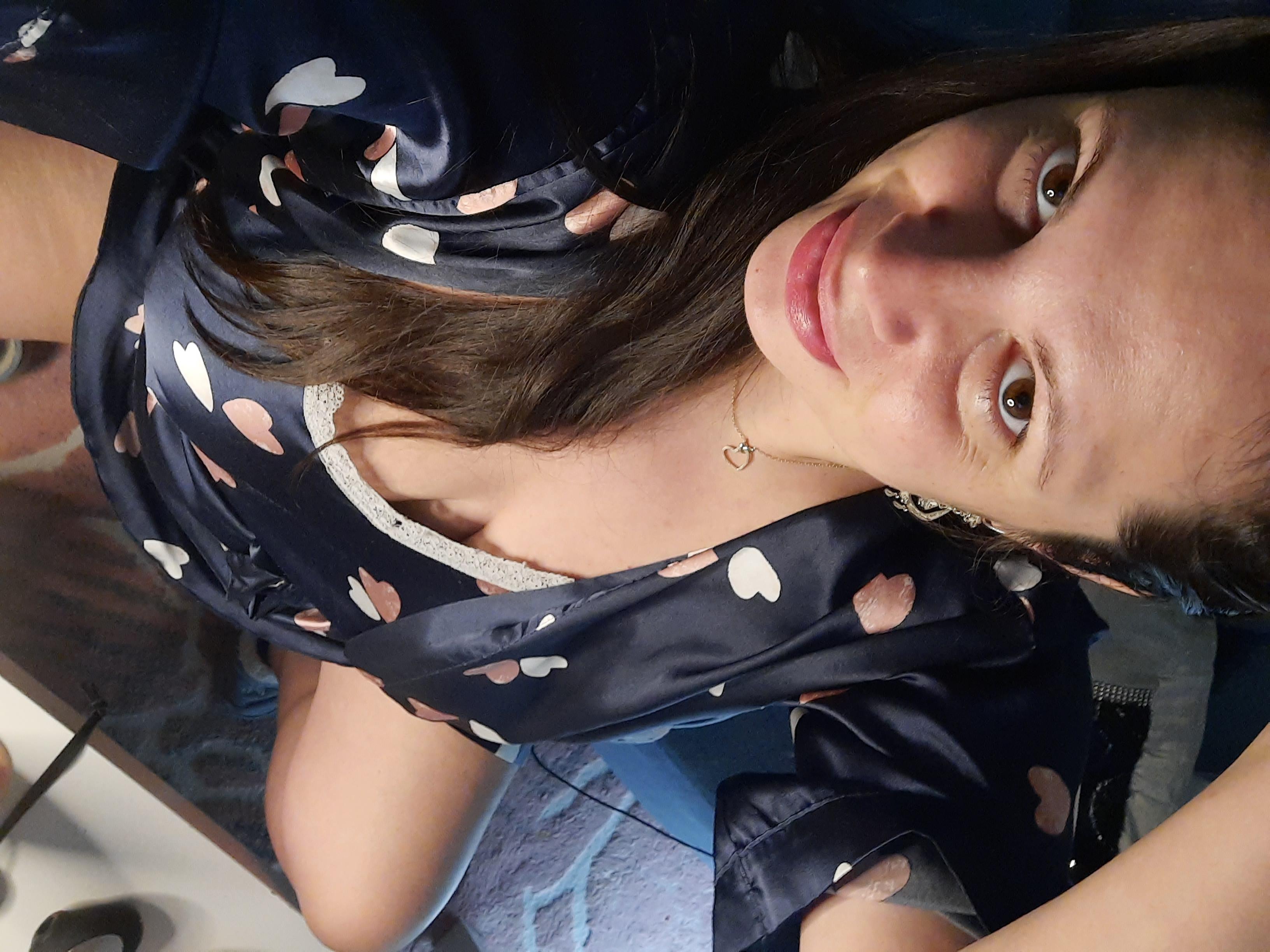 Tininha6968 Live Image