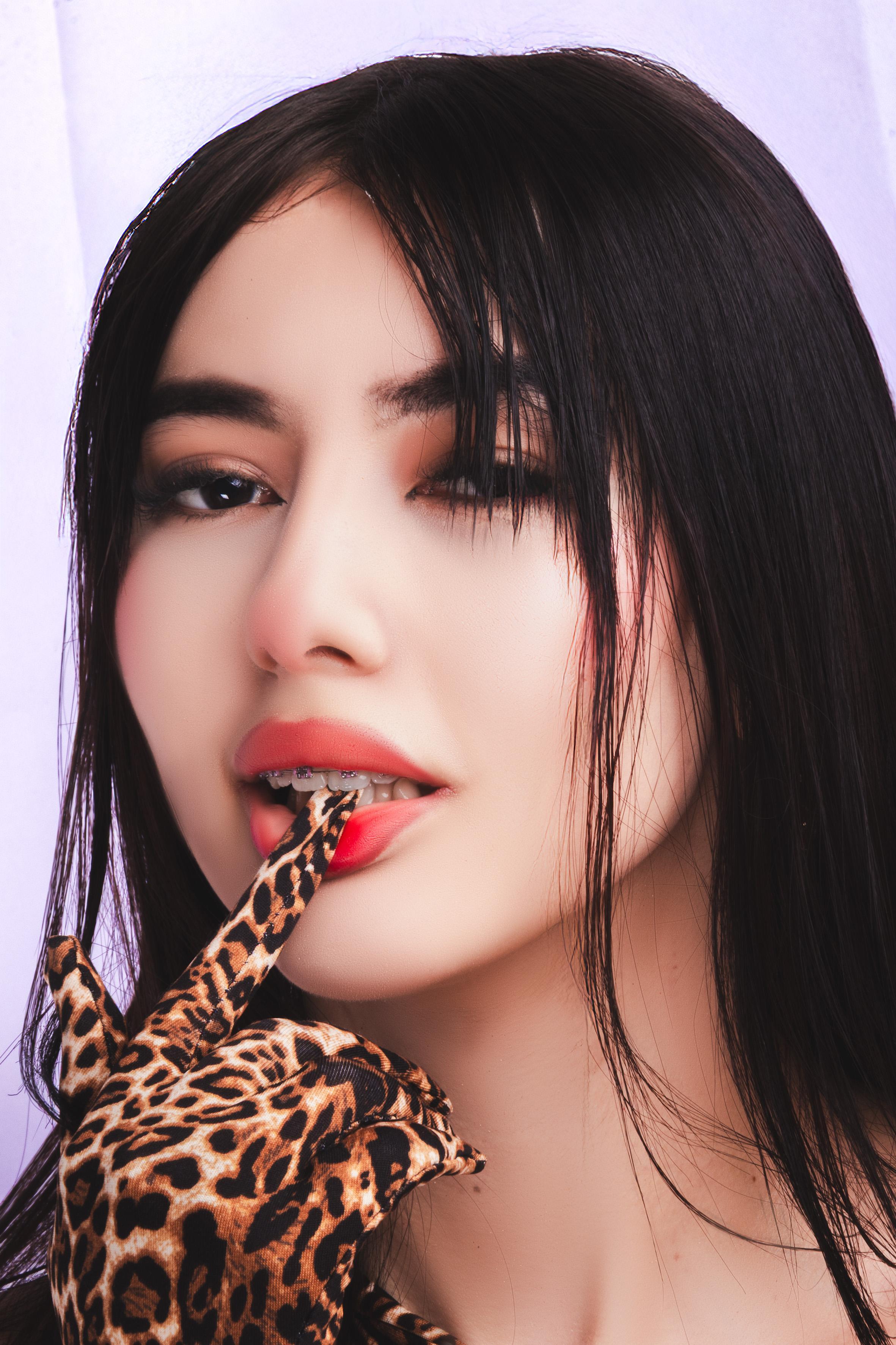 Valeska_Zuev Live Image