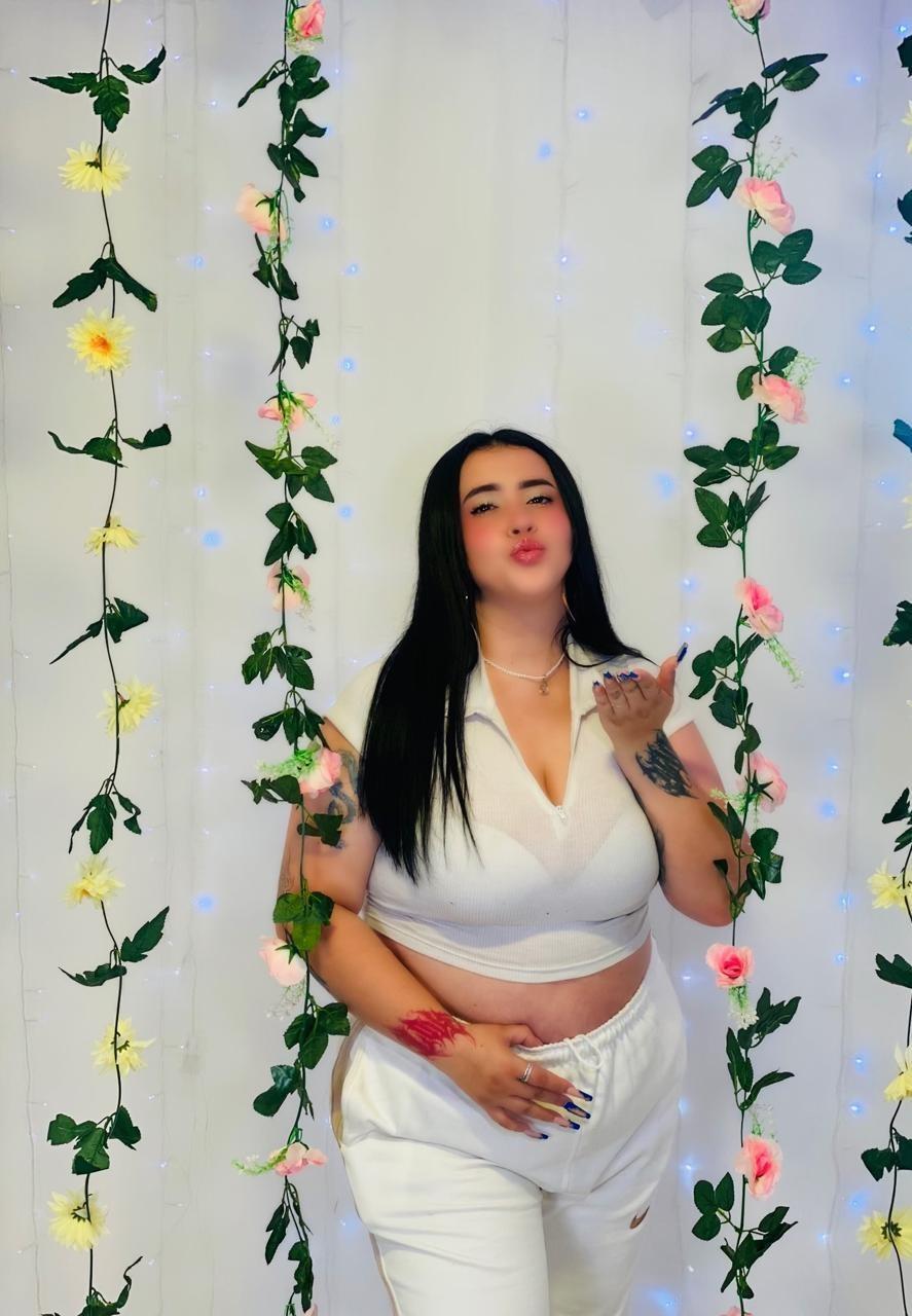 Victoria_Rossy Live Image