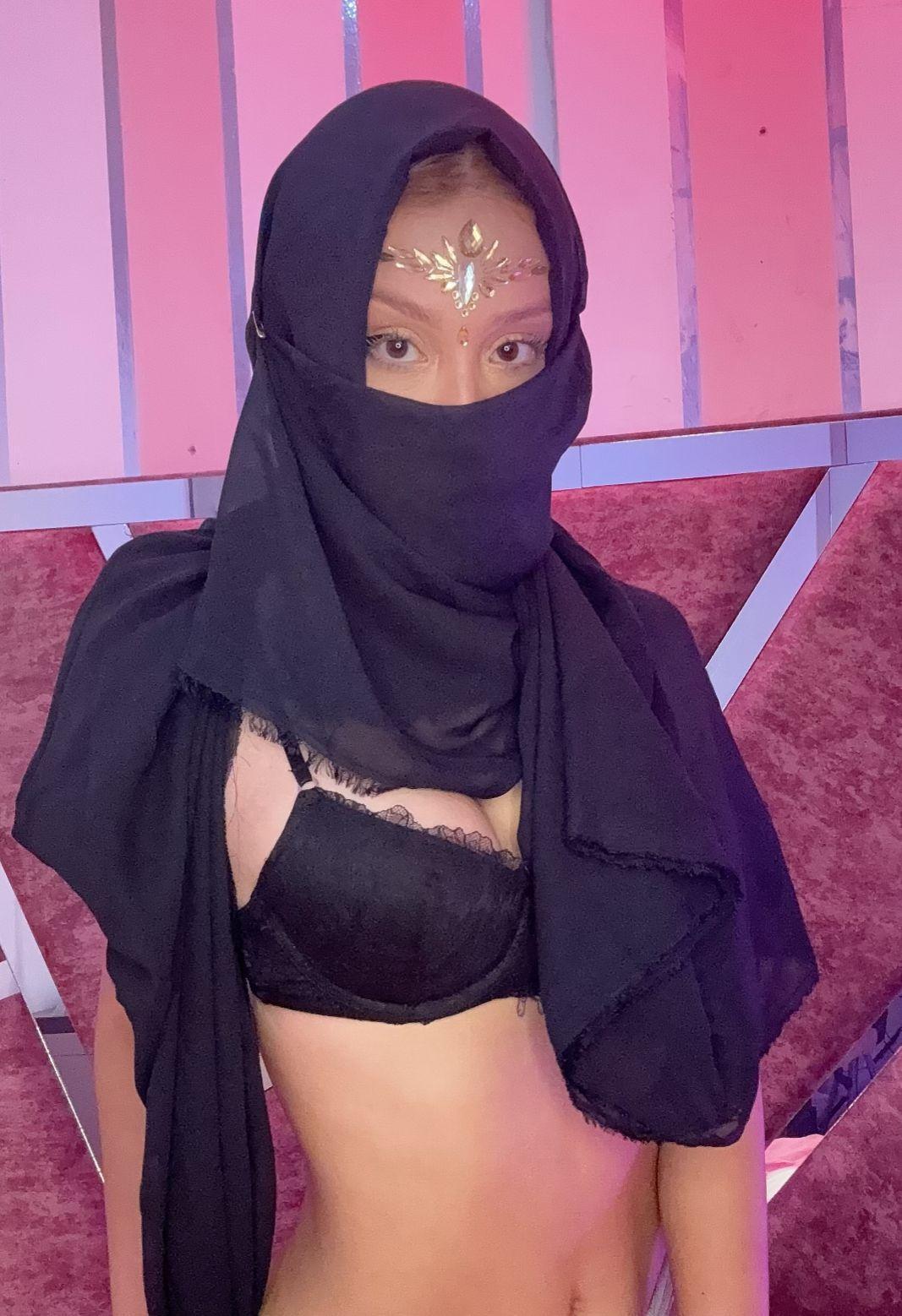 ZharaLux Live Image