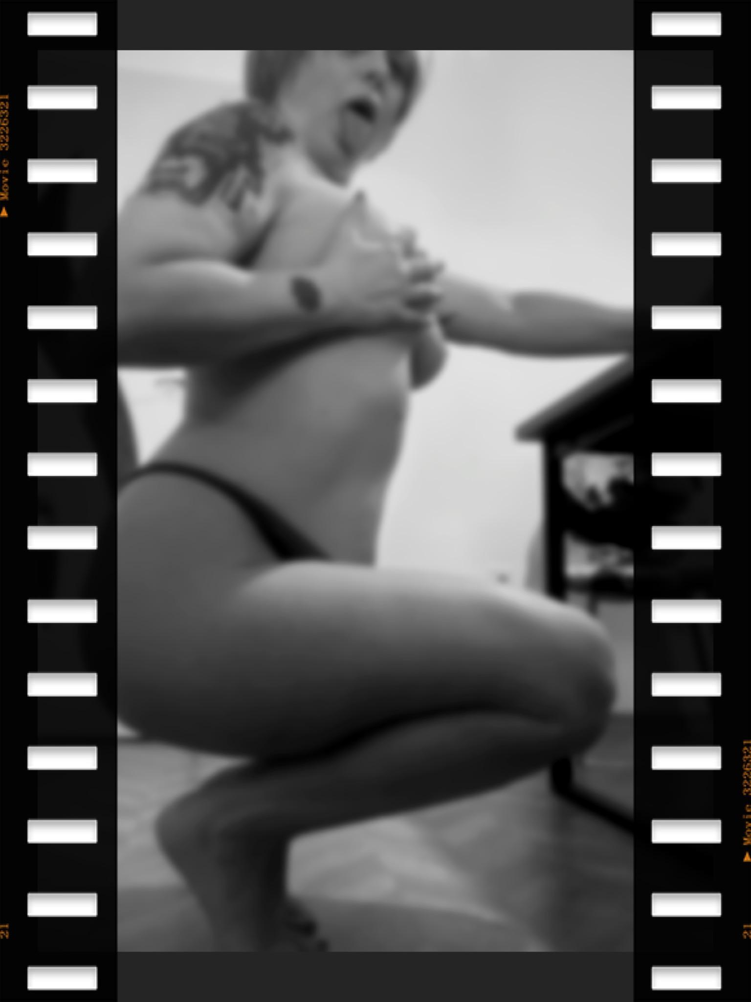 bella325 Live Image