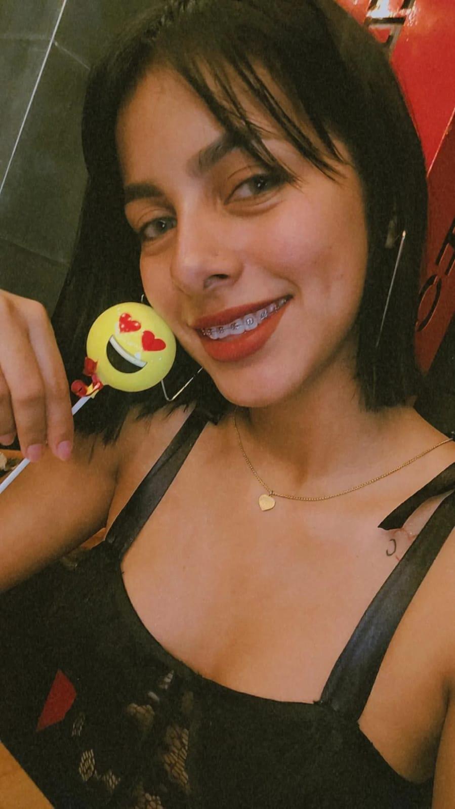 cute_plop Live Image