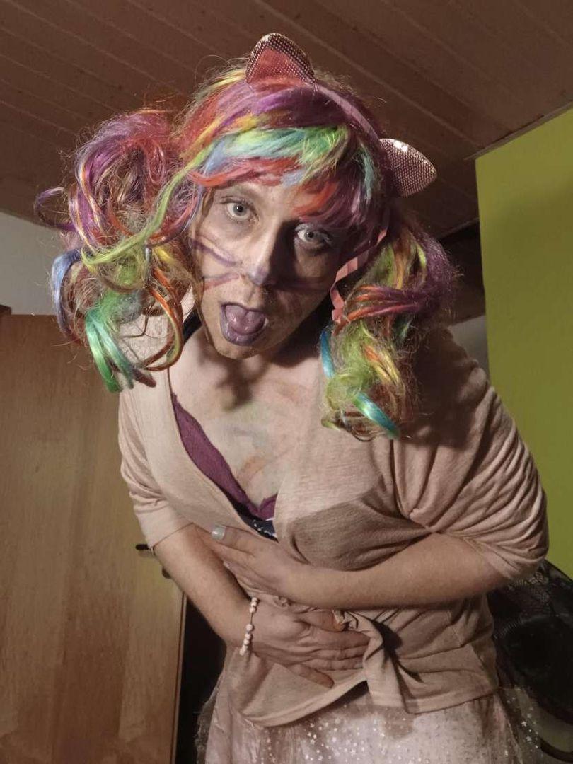 dressedZombie Live Image