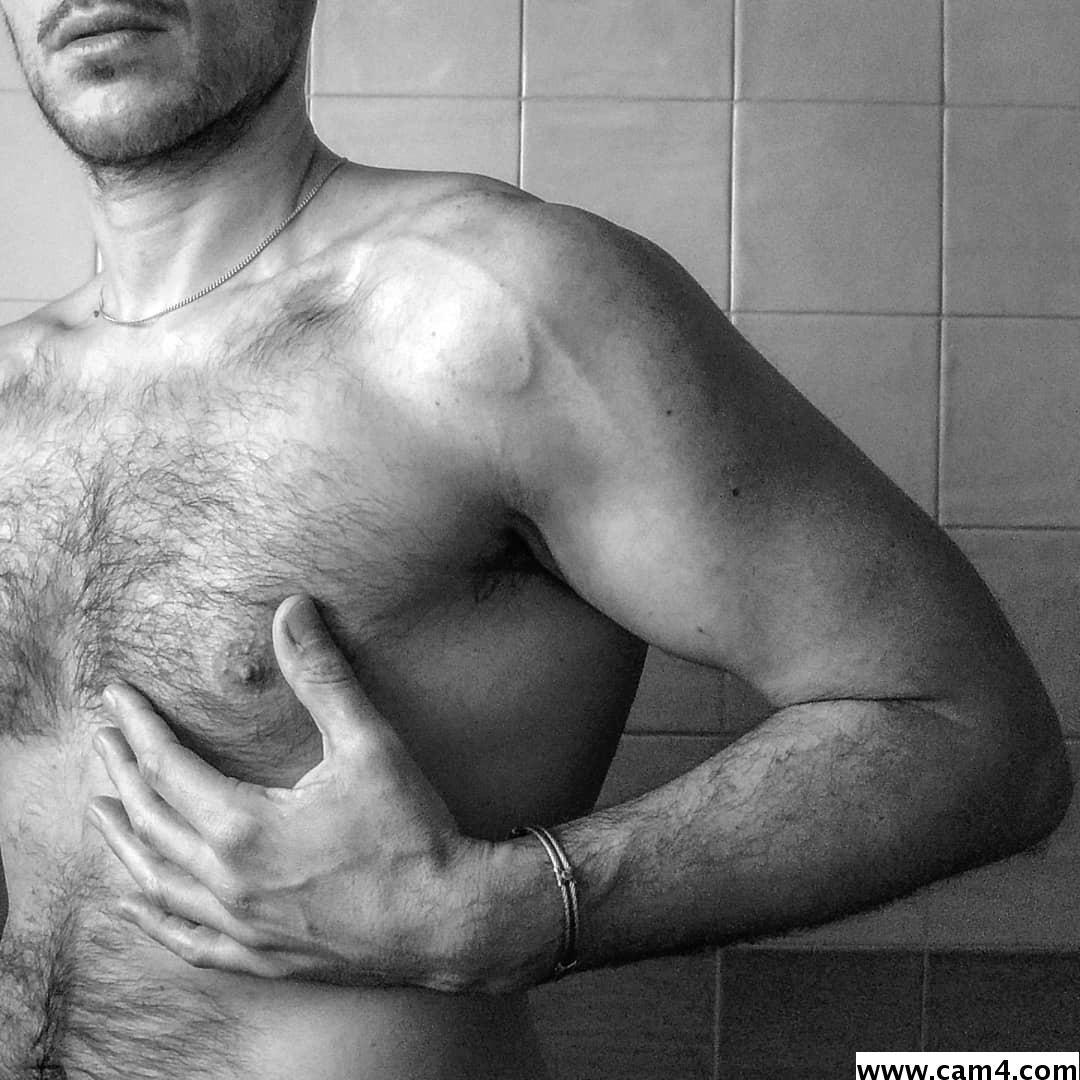hairyfitmale Live Image