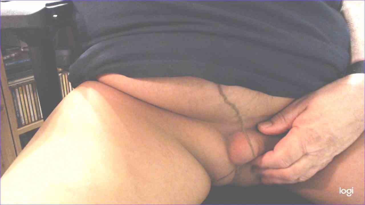 nylons0 Live Image