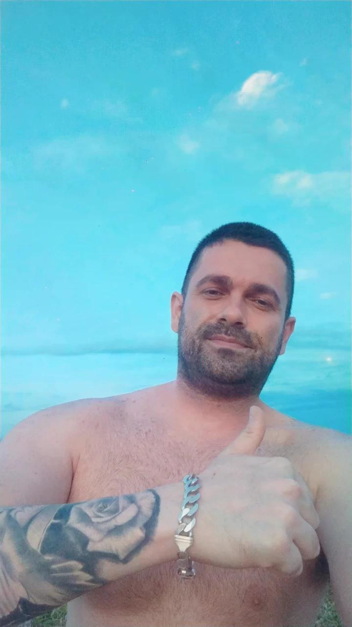 ricardolocco Live Image