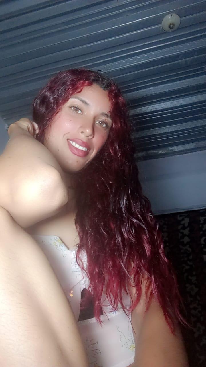 skinnyverus18 Live Image