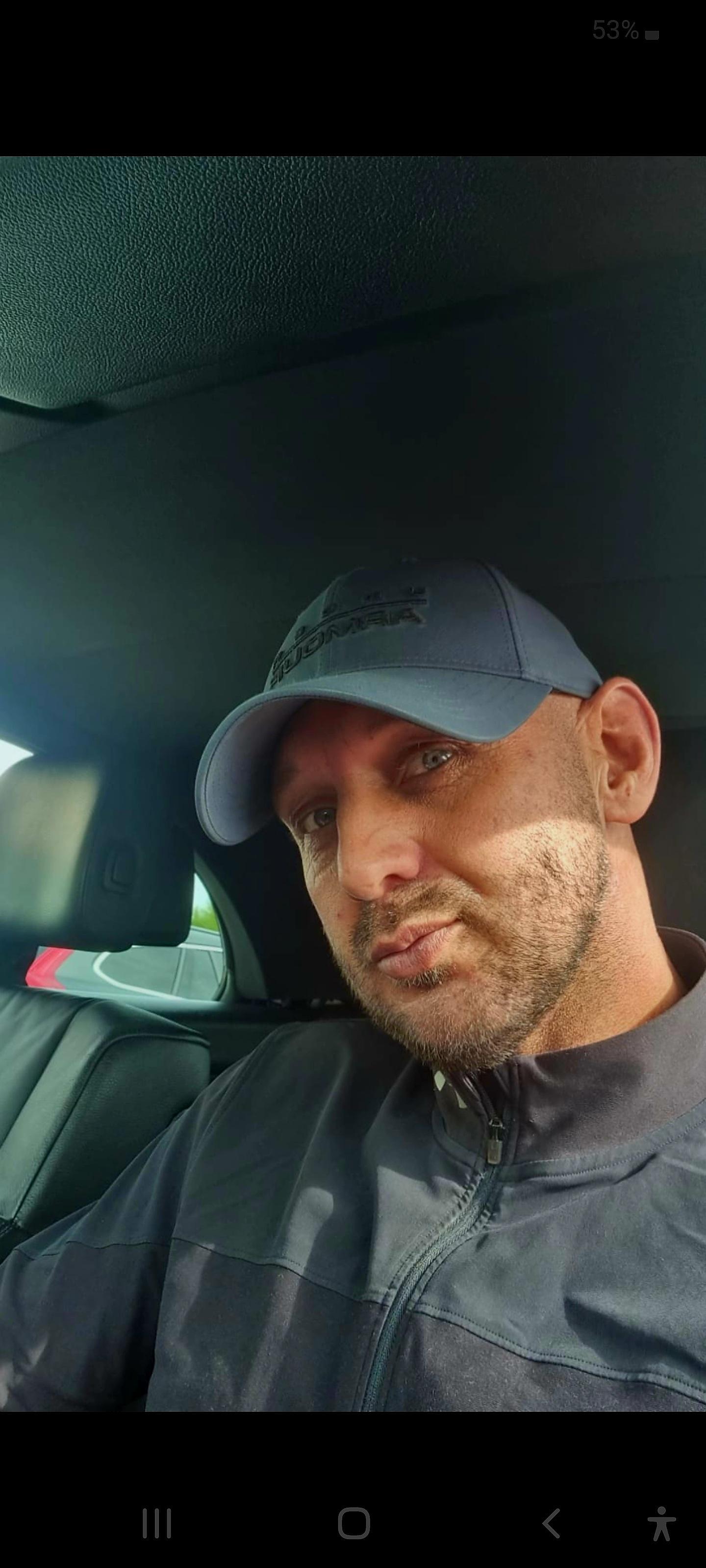 ukmale_hot Live Image